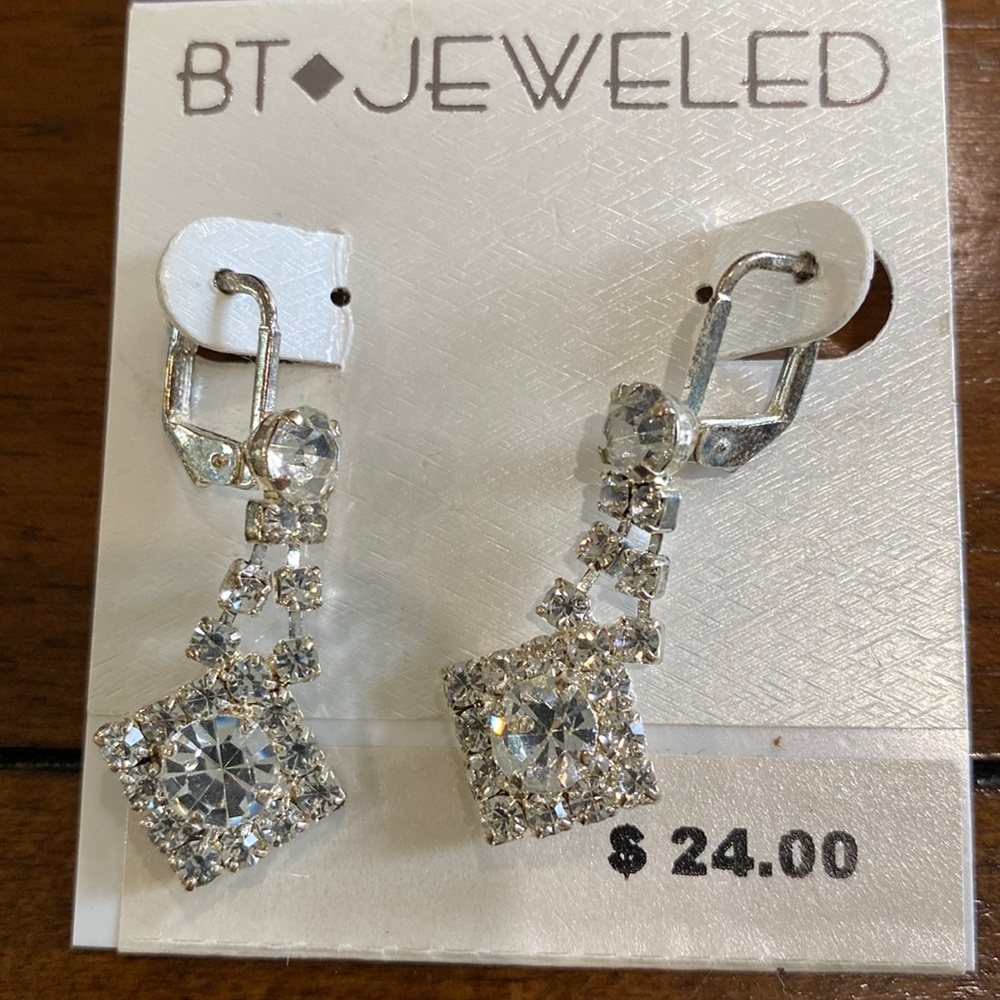 NWT crystal drop earrings